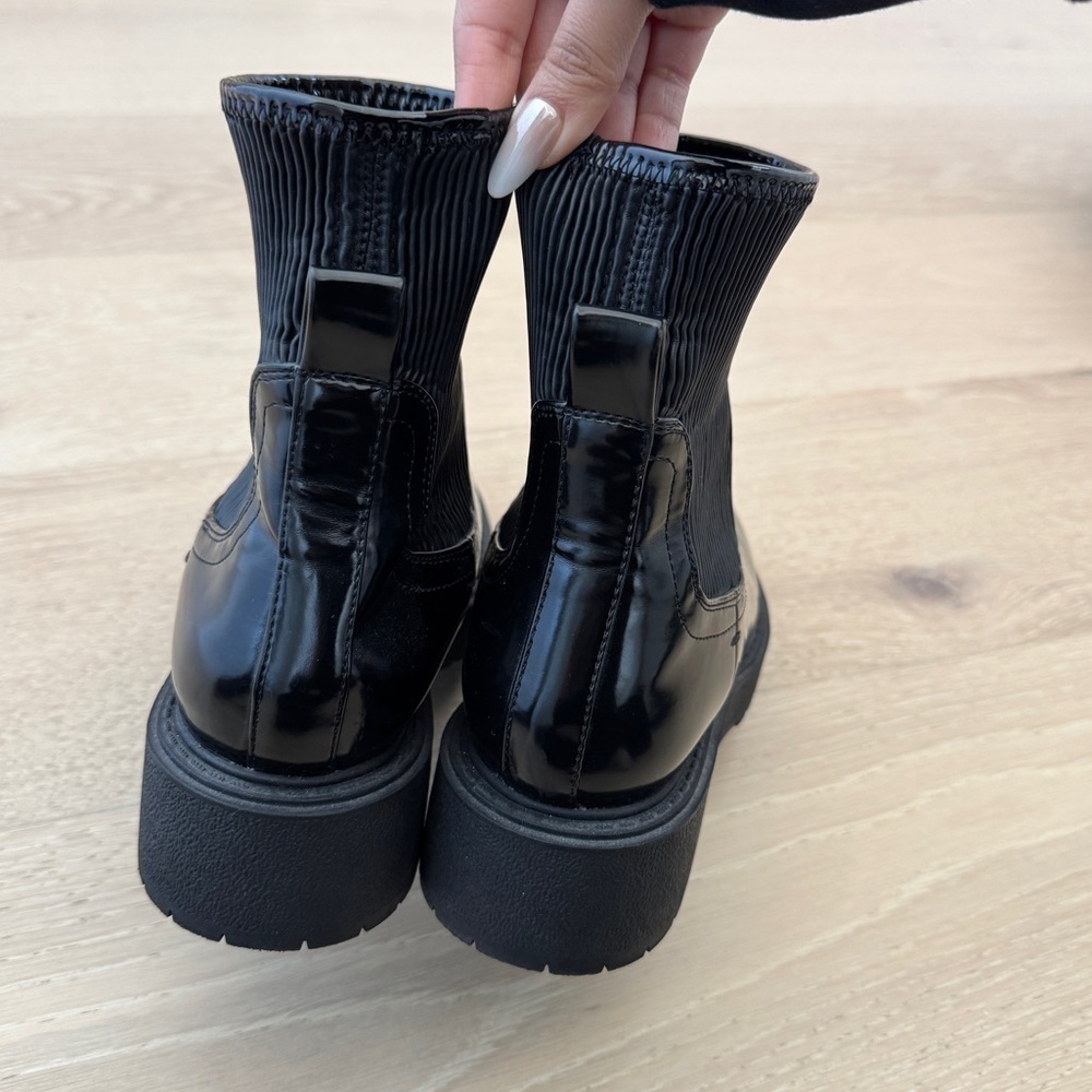 Zara Black Patent Leather Chelsea Ankle Boots Pull On Block Heel Comfort - Picture 6 of 7